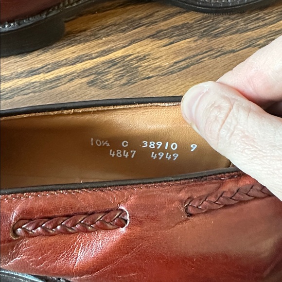 Allen Edmonds Brookwood Men's Burgundy Leather Tassel Loafers - Picture 5 of 7